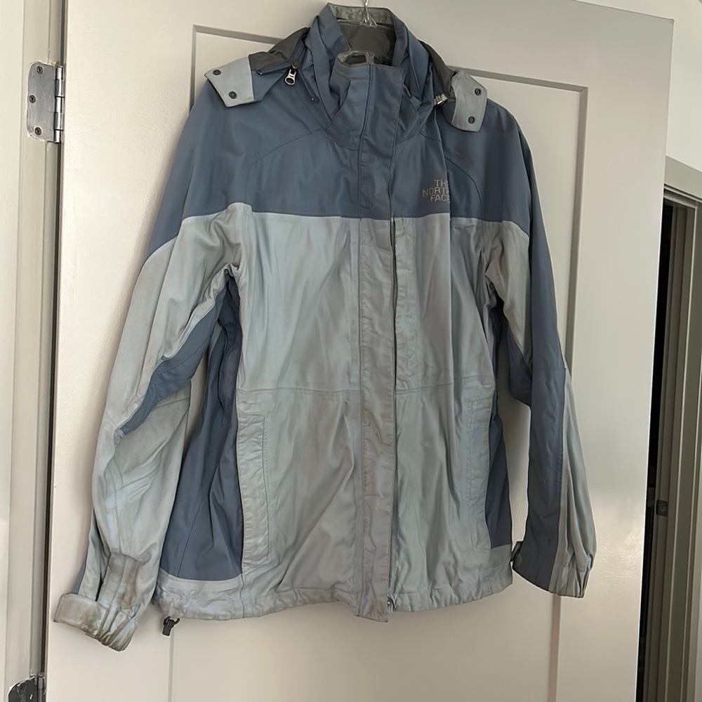 NORTH FACE rain jacket w zip off hood size M